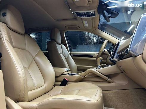 Porsche Cayenne 2018 - фото 16