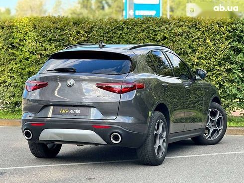 Alfa Romeo Stelvio 2017 - фото 14