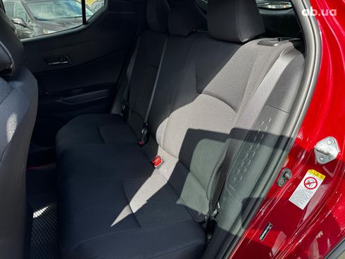 Toyota C-HR 2017 красный - фото 26