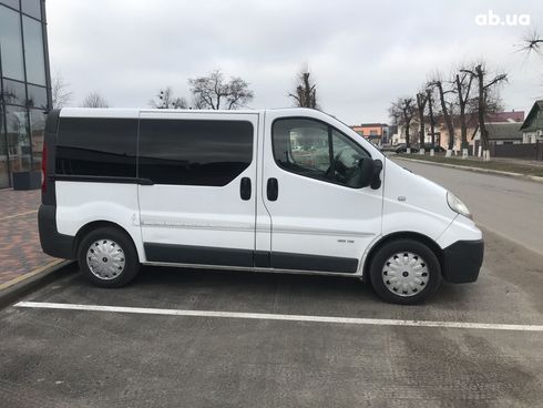 Renault Trafic 2007 белый - фото 3