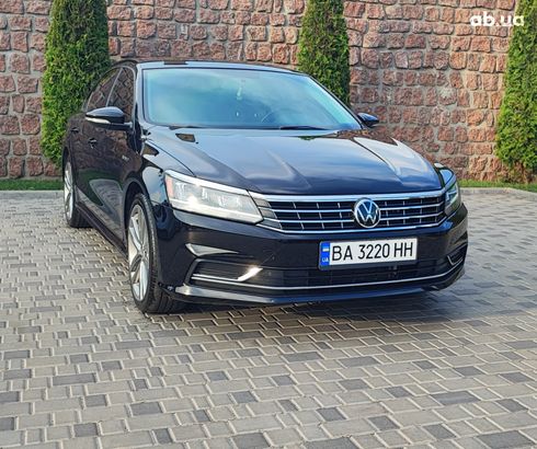 Volkswagen Passat 2018 черный - фото 5