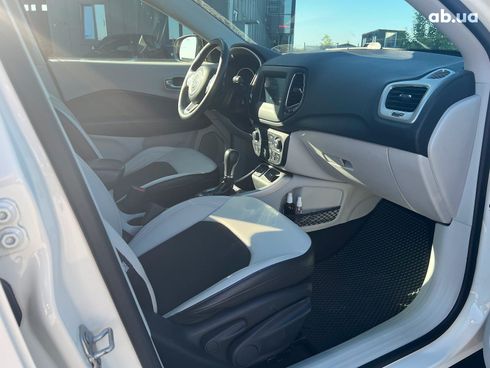 Jeep Compass 2019 белый - фото 28