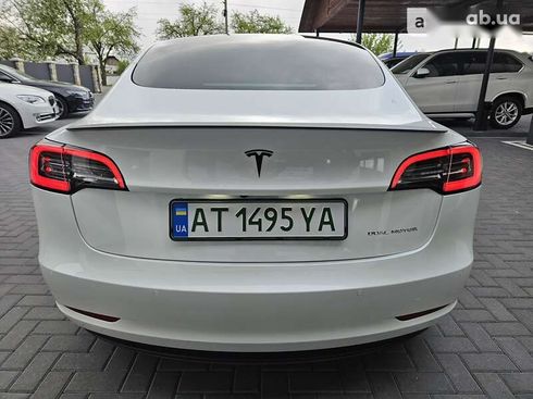 Tesla Model 3 2021 - фото 17