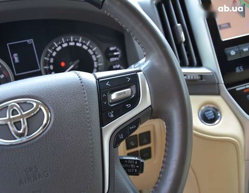 Toyota Land Cruiser 2017 - фото 27