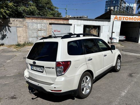 Subaru Forester 2010 белый - фото 10