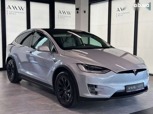 Tesla Model X 2018 - фото 6