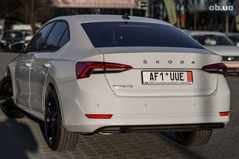 Skoda Octavia 2021 - фото 9