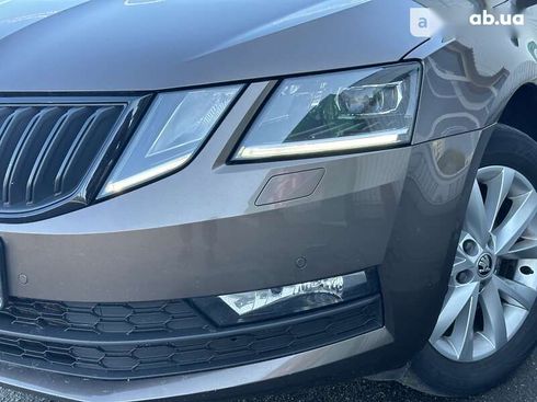 Skoda Octavia 2019 - фото 10