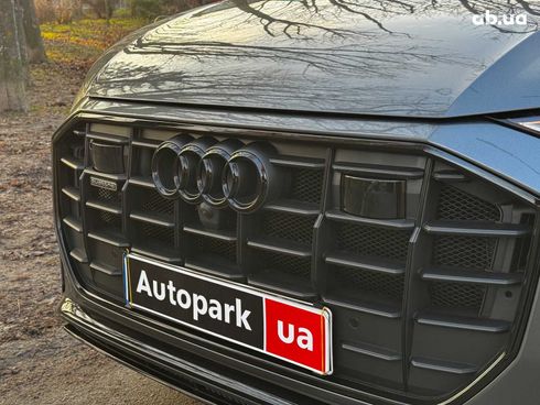 Audi Q8 2020 серый - фото 17