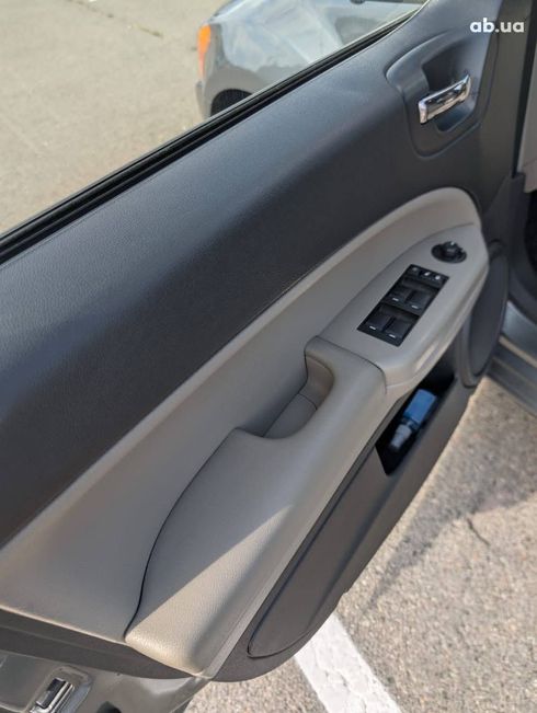 Dodge Caliber 2011 серебристый - фото 13