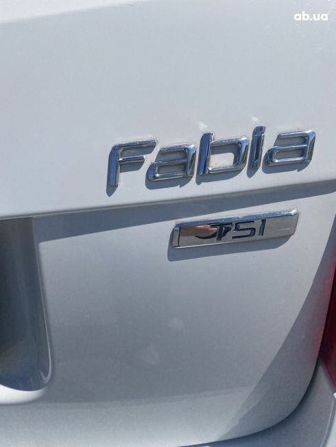 Skoda Fabia 2011 белый - фото 8