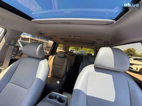 Kia Carnival 2014 - фото 20