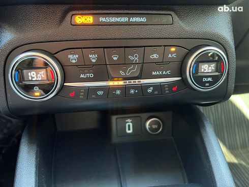 Ford Focus 2019 белый - фото 29