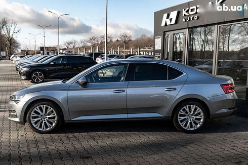 Skoda Superb 2020 - фото 14