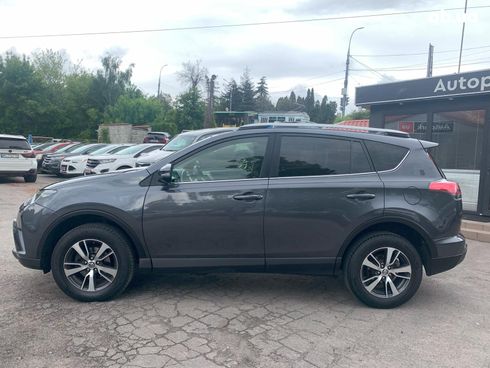 Toyota RAV4 2016 серый - фото 8