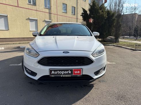 Ford Focus 2017 белый - фото 8