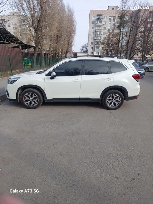 Subaru Forester 2021 белый - фото 3