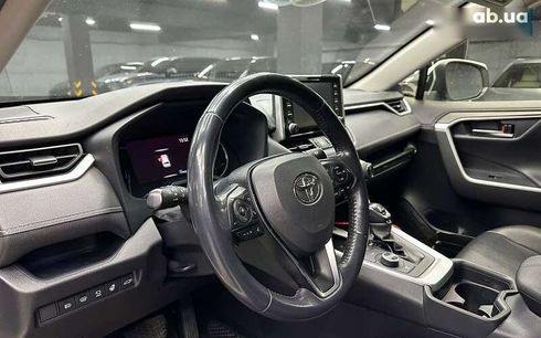 Toyota RAV4 2020 - фото 8