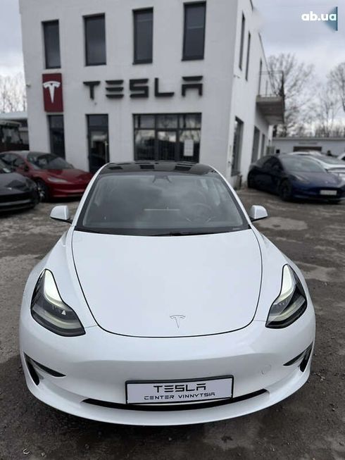 Tesla Model 3 2022 - фото 9
