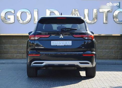 Mitsubishi Outlander 2021 - фото 12