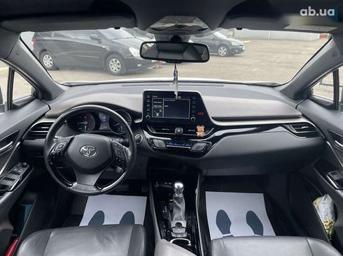 Toyota C-HR 2019 - фото 18