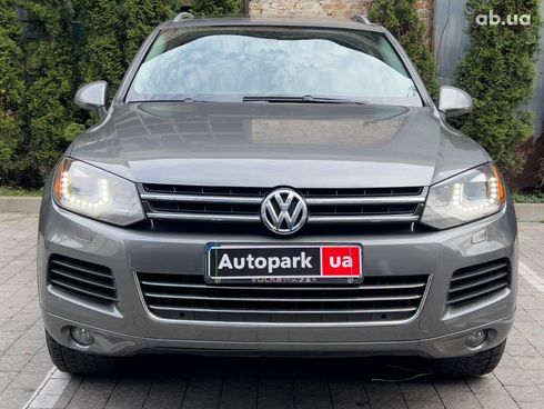 Volkswagen Touareg 2014 серый - фото 18