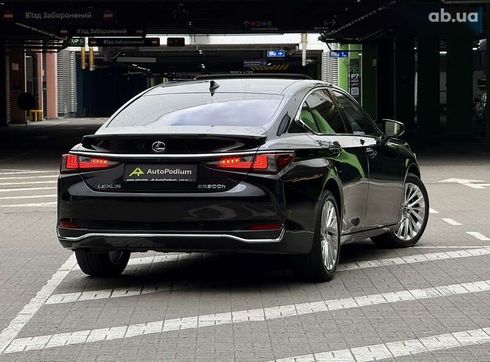 Lexus ES 2019 - фото 10