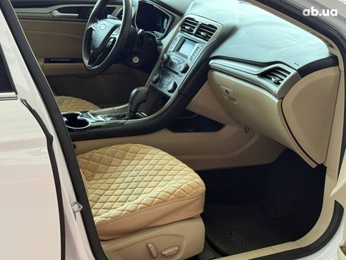 Ford Fusion 2015 белый - фото 18