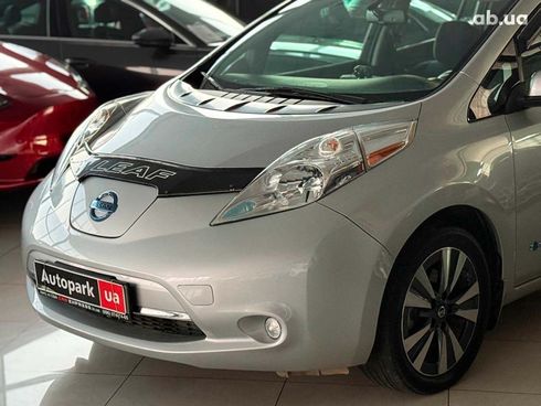 Nissan Leaf 2015 серый - фото 18