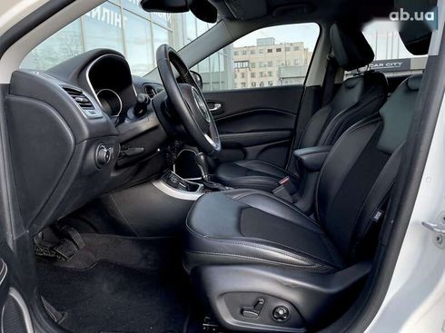 Jeep Compass 2017 - фото 14