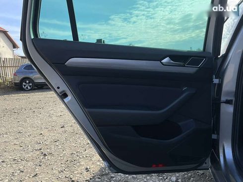 Volkswagen Passat 2021 - фото 26