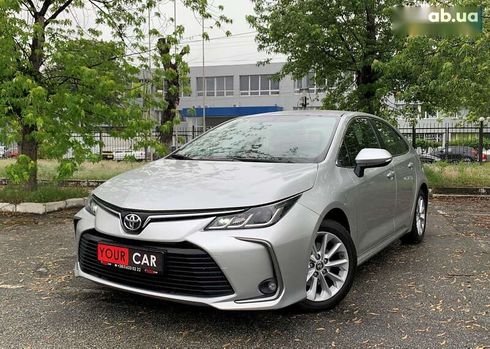 Toyota Corolla 2020 - фото 2