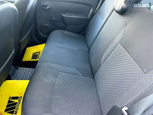 Renault Logan 2015 - фото 29