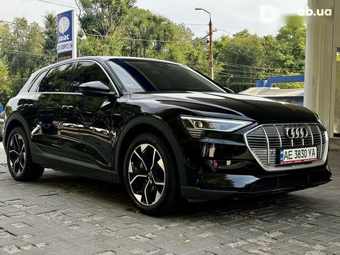 Audi E-Tron 2021 - фото 11