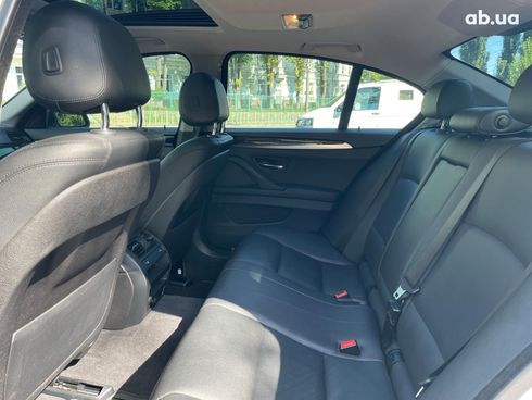 BMW 5 серия 2015 белый - фото 27