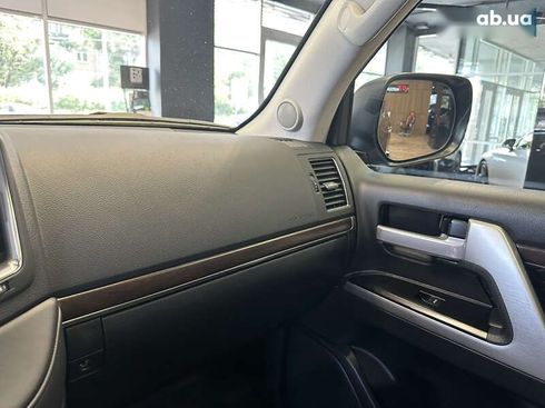 Toyota Land Cruiser 2018 - фото 30