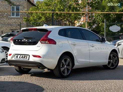 Volvo V40 2017 - фото 5