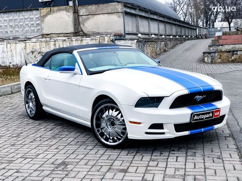 Ford Mustang 2014 белый - фото 14