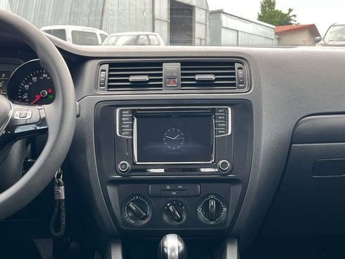 Volkswagen Jetta 2016 белый - фото 16