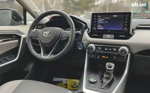 Toyota RAV4 2020 - фото 14