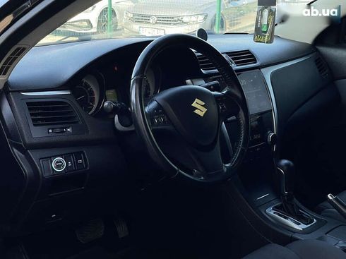 Suzuki Kizashi 2011 - фото 26