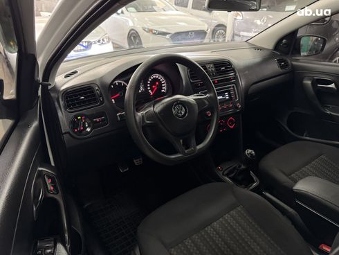 Volkswagen Polo 2019 белый - фото 9