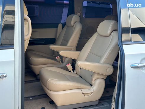 Kia Carnival 2017 белый - фото 13