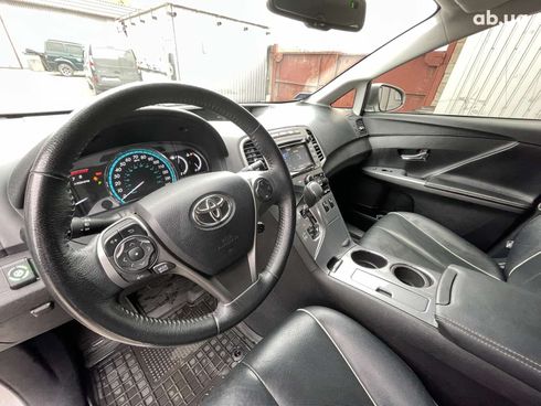 Toyota Venza 2015 серебристый - фото 6