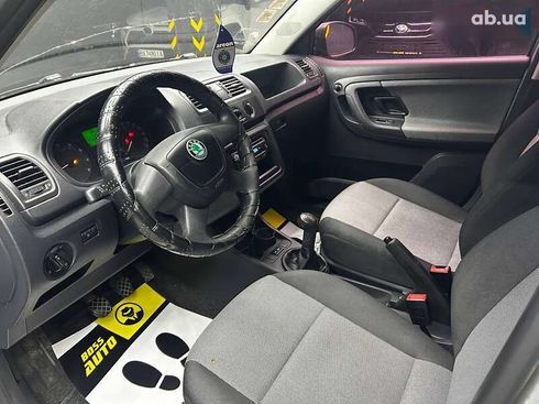 Skoda Fabia 2012 - фото 8