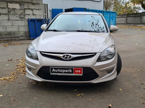 Hyundai i30 2011 бежевый - фото 2