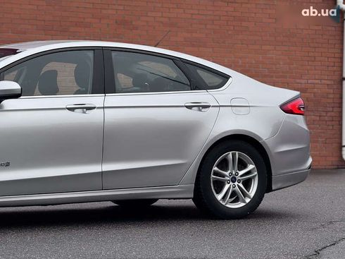 Ford Fusion 2017 - фото 9