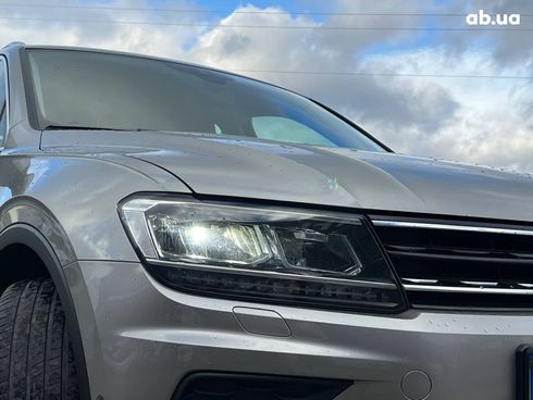 Volkswagen Tiguan 2017 серый - фото 13