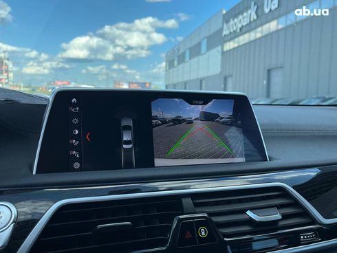 BMW 7 серия 2018 белый - фото 49