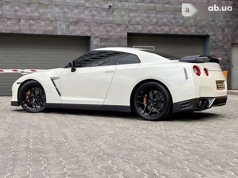 Nissan GT-R 2013 - фото 26